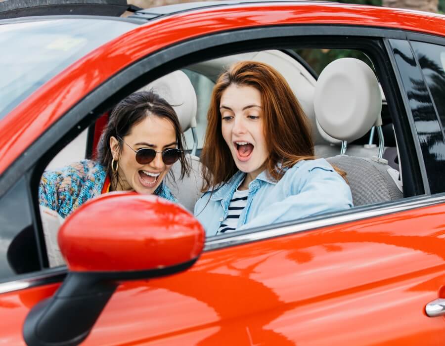 happy vacations red car